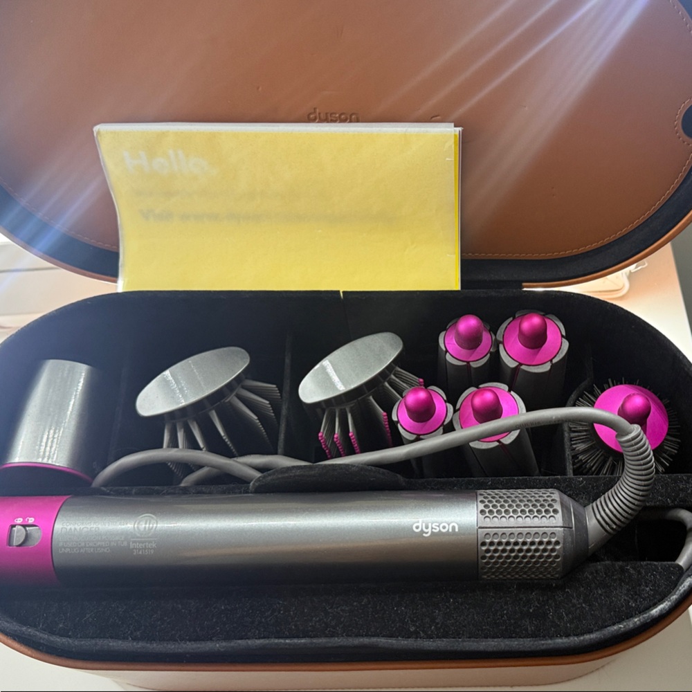 Dyson Hair Styling Set - Black and Pink